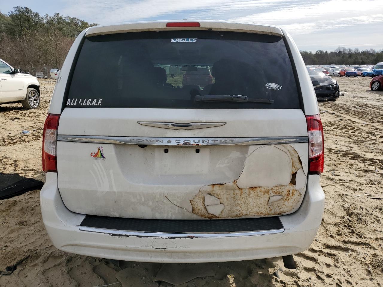 2014 CHRYSLER TOWN & COU - Фото 6