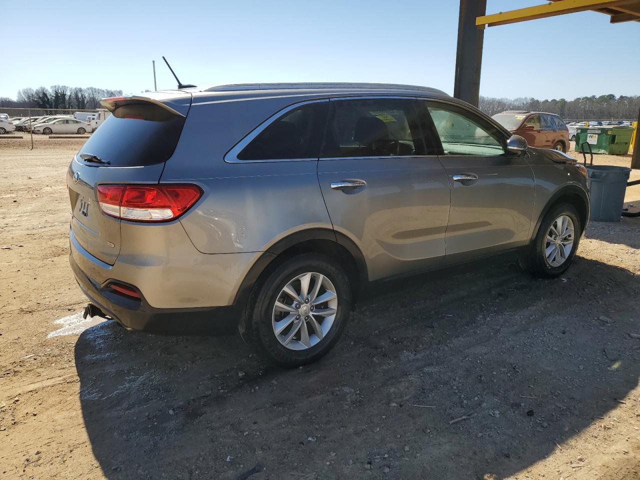 2017 KIA SORENTO LX - Фото 3