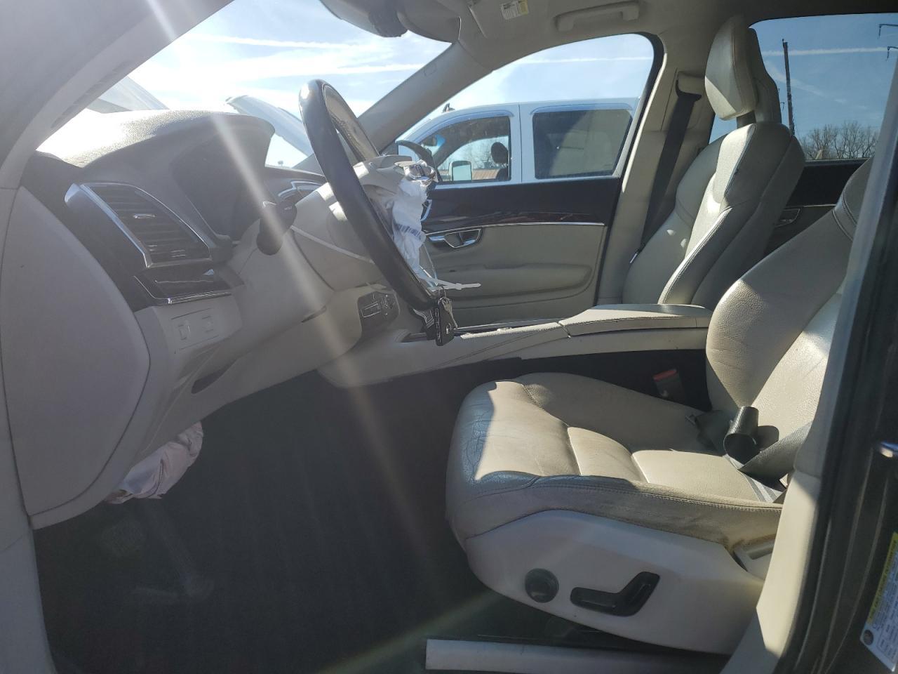 2016 VOLVO XC90 T6 - Фото 7