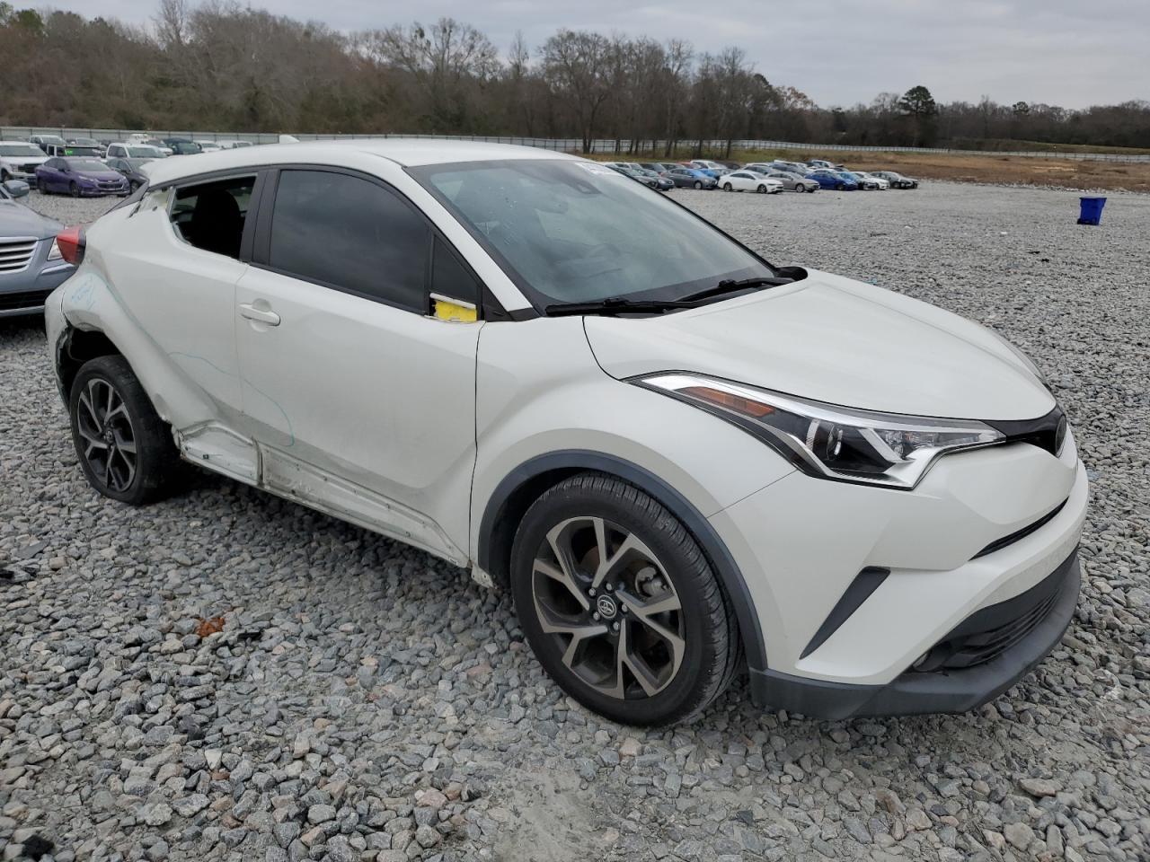 2018 TOYOTA C-HR XLE - Фото 4