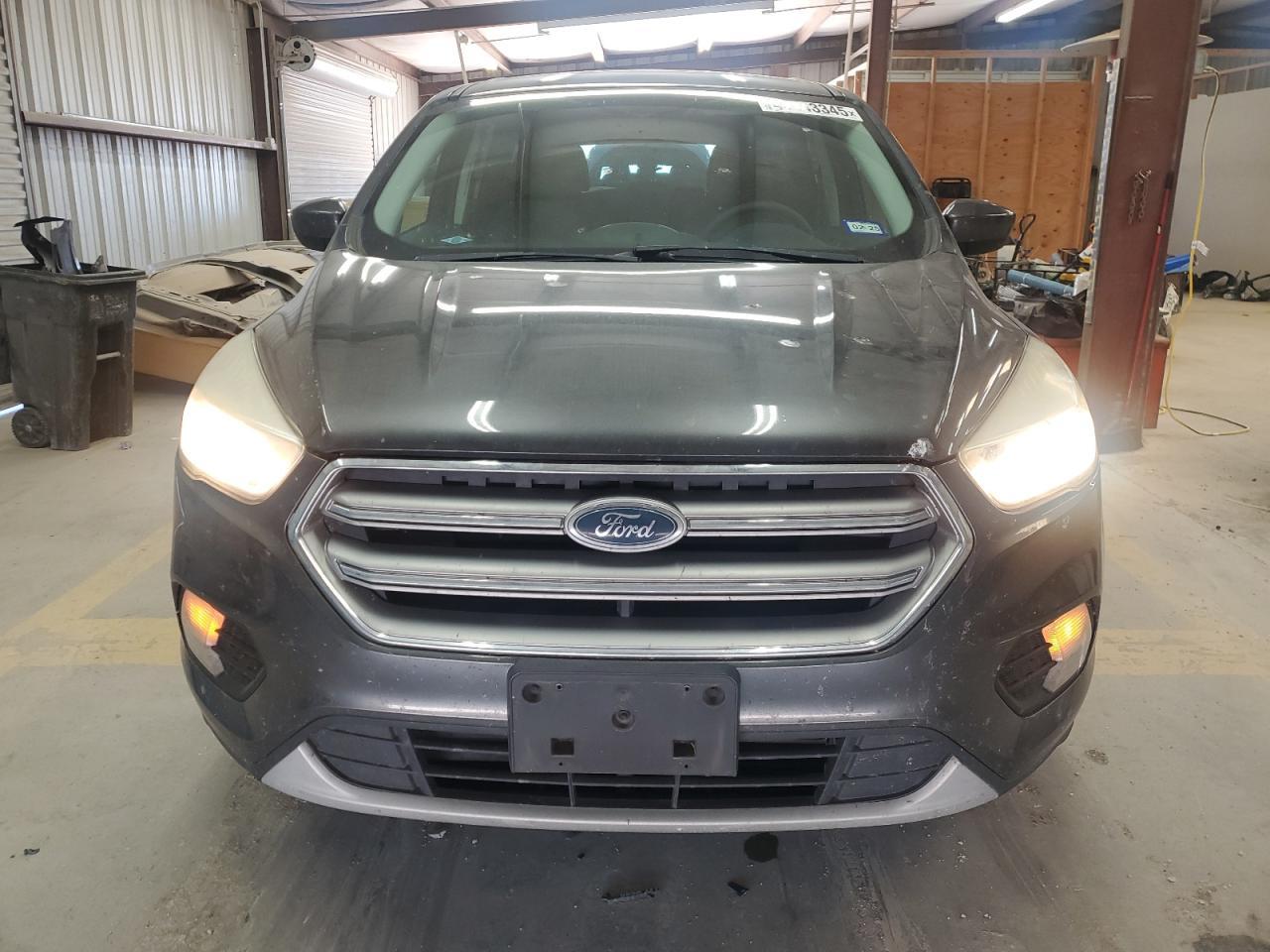 2017 FORD ESCAPE SE - Image 5