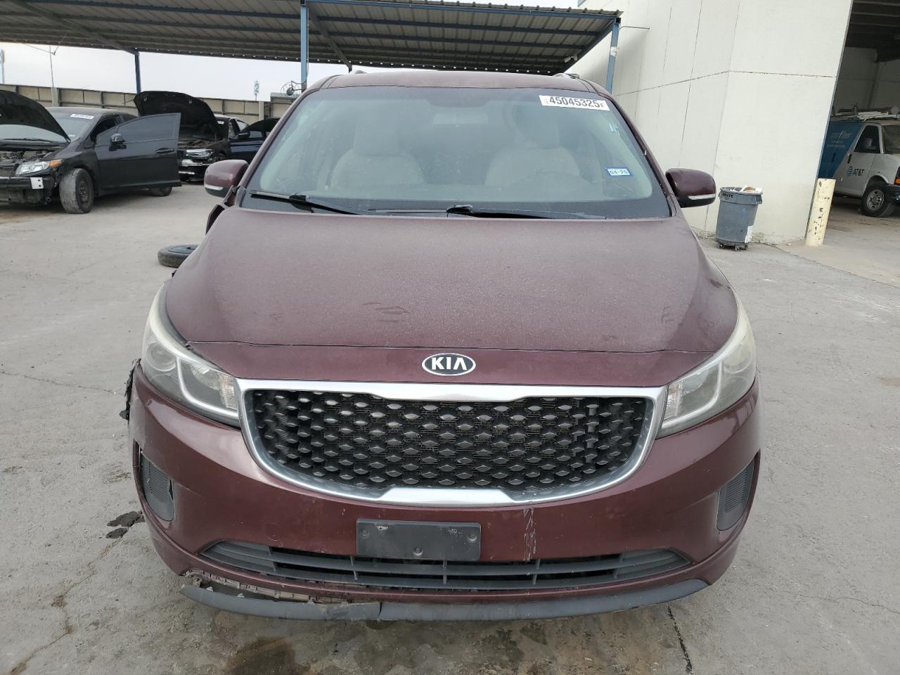 2016 KIA SEDONA LX - Image 5