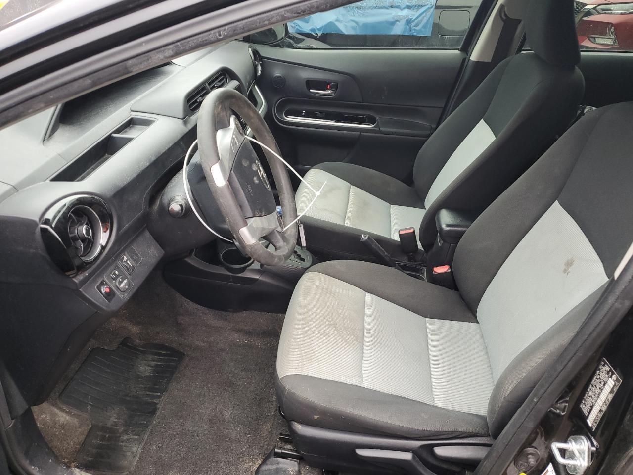 2015 TOYOTA PRIUS C - Image 7