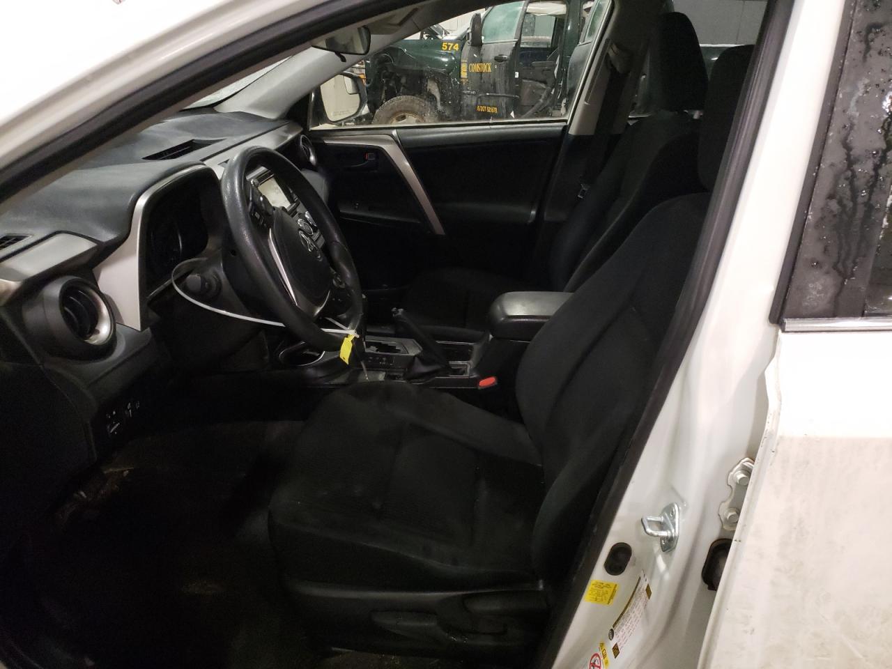 2018 TOYOTA RAV4 LE - Фото 7