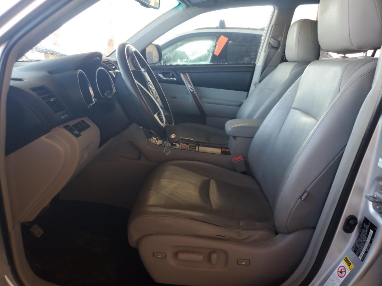 2011 TOYOTA HIGHLANDER - Image 7