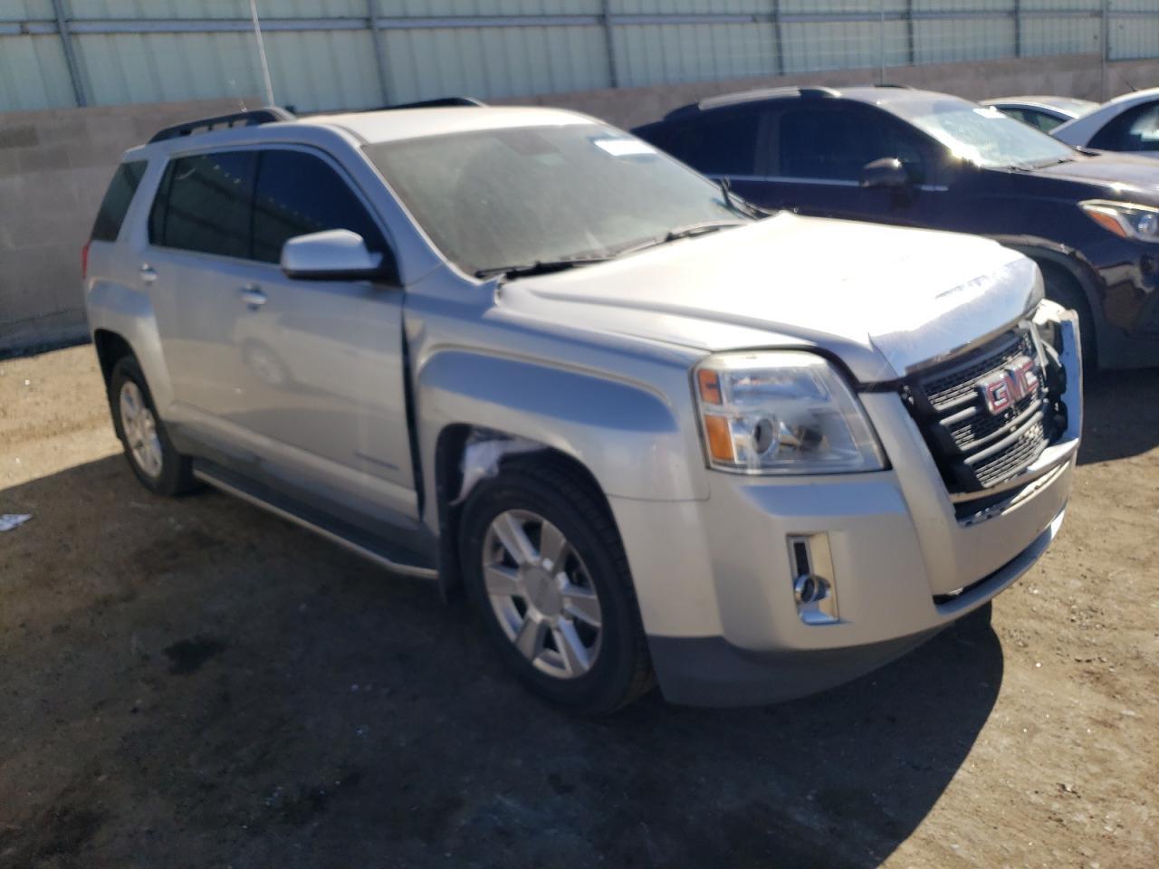 2012 GMC TERRAIN SL - Image 4