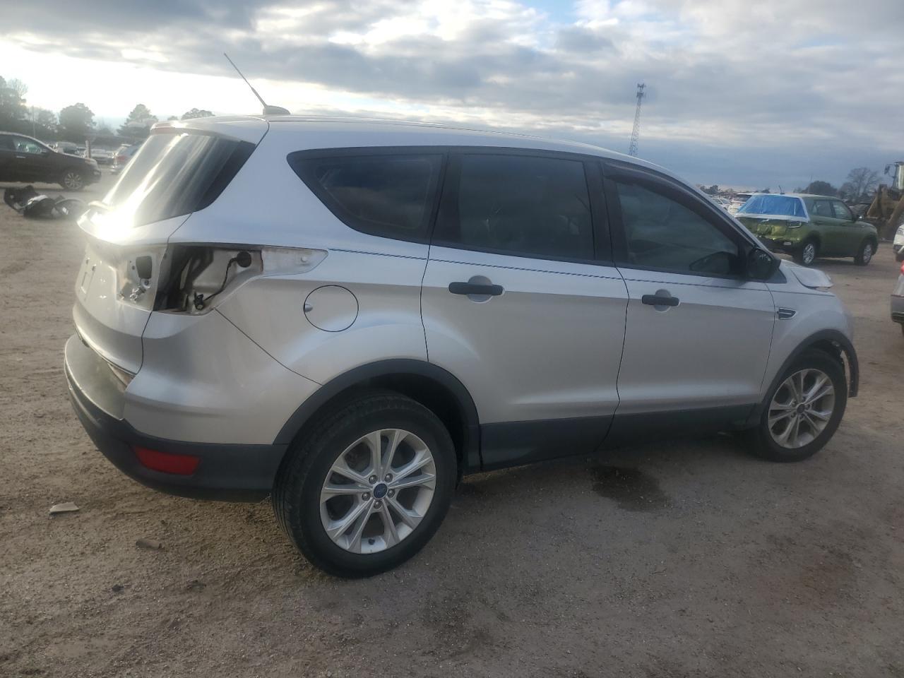 2017 FORD ESCAPE S - Image 3