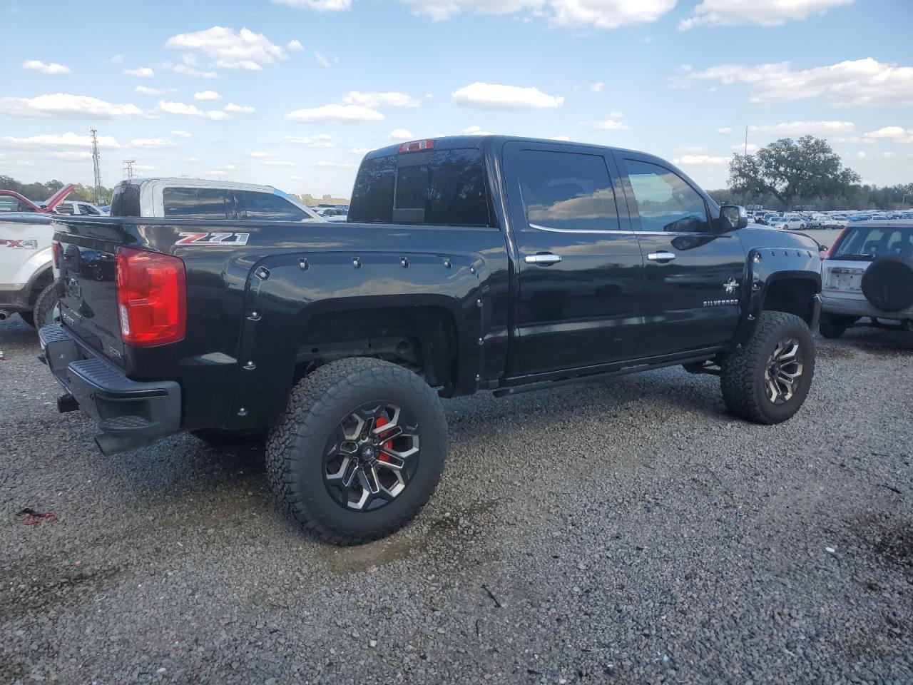 2017 CHEVROLET SILVERADO - Image 3
