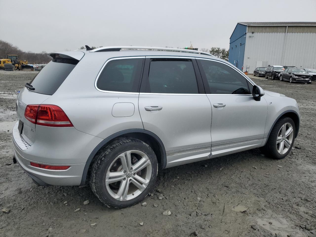 2014 VOLKSWAGEN TOUAREG V6 - Image 3