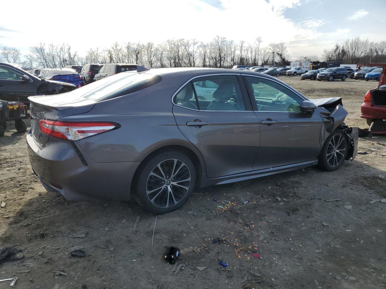 2020 TOYOTA CAMRY SE - Image 3