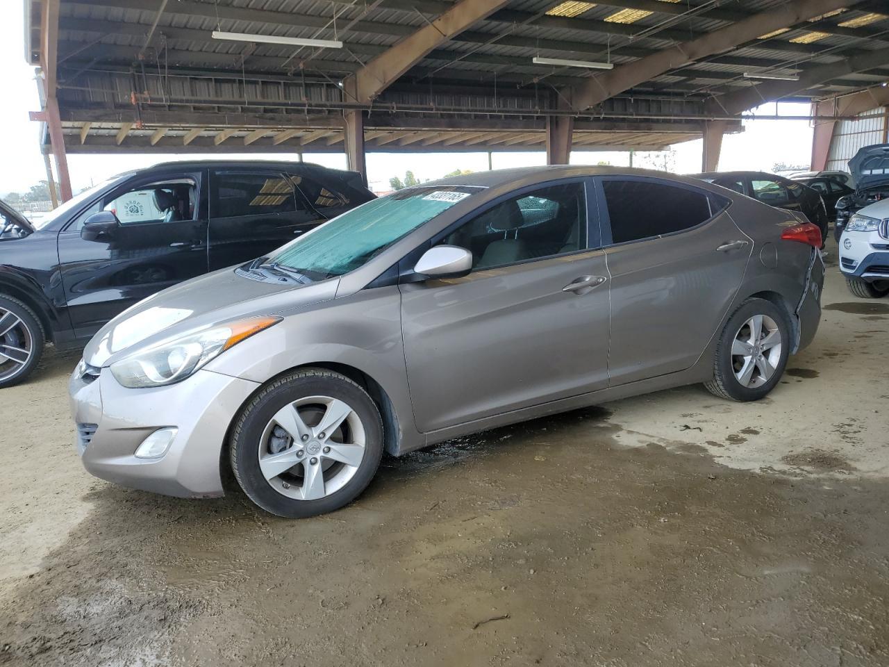 2013 HYUNDAI ELANTRA GL