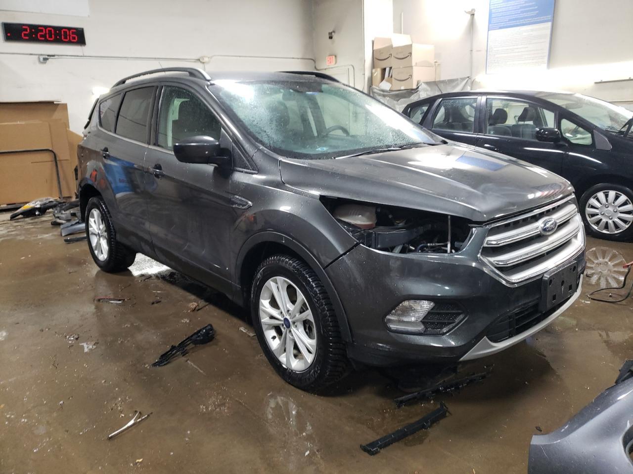 2017 FORD ESCAPE SE - Image 4