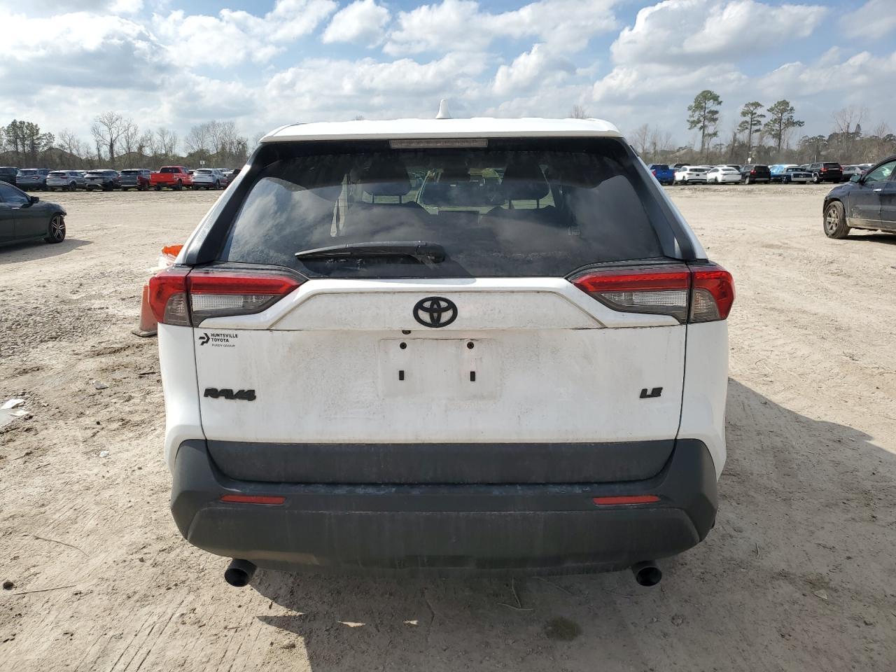 2023 TOYOTA RAV4 LE - Фото 6