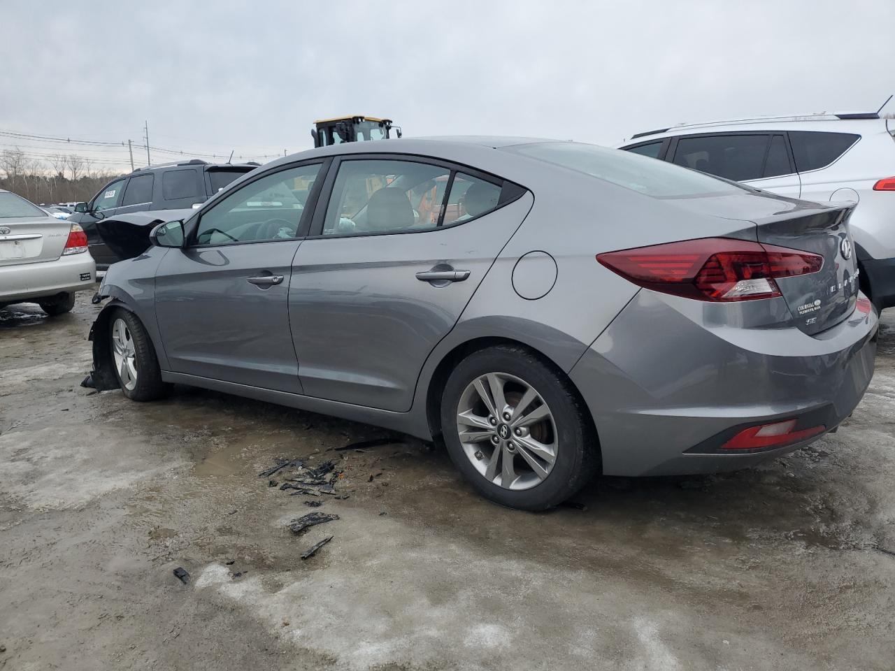 2019 HYUNDAI ELANTRA SE - Фото 2