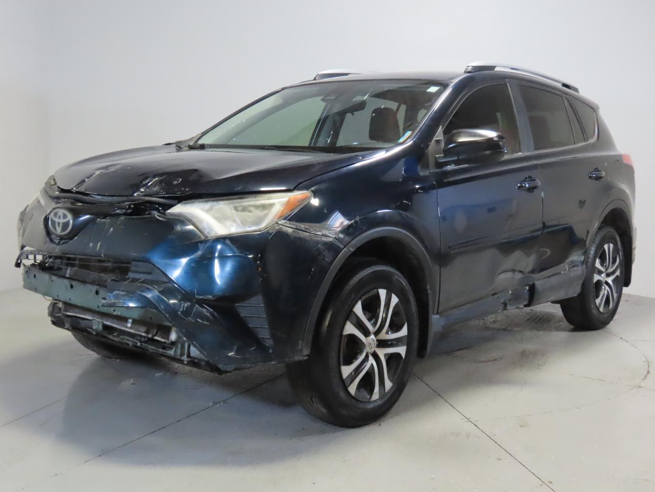2017 TOYOTA RAV4 LE - Фото 2