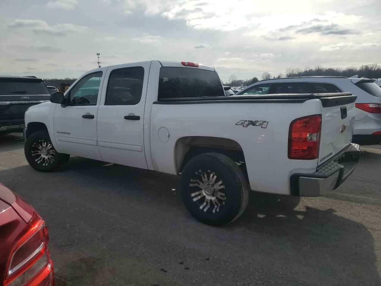 2013 CHEVROLET SILVERADO - Фото 2