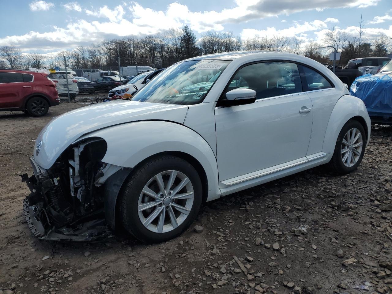 2019 VOLKSWAGEN BEETLE SE