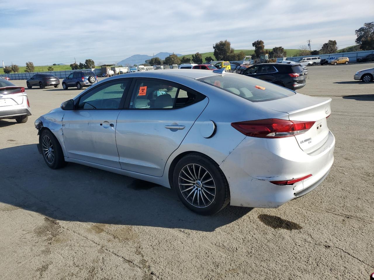 2017 HYUNDAI ELANTRA SE - Фото 2