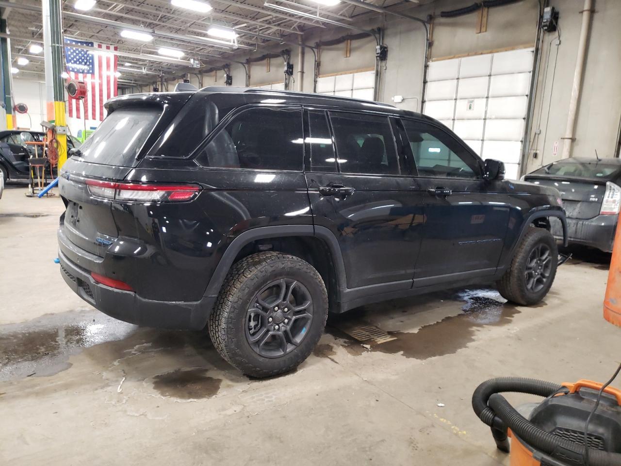 2024 JEEP GRAND CHER - Фото 3