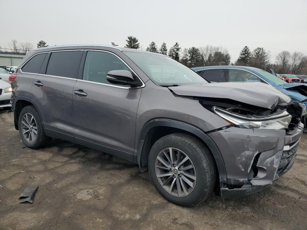 2019 TOYOTA HIGHLANDER - Image 4
