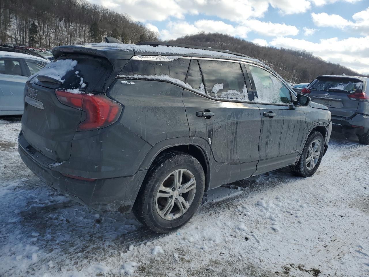 2018 GMC TERRAIN SL - Image 3