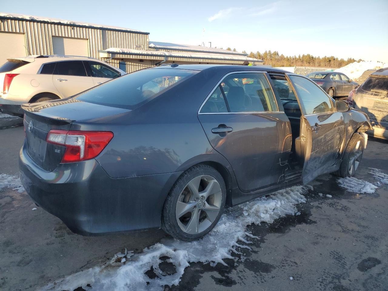 2012 TOYOTA CAMRY SE - Image 3