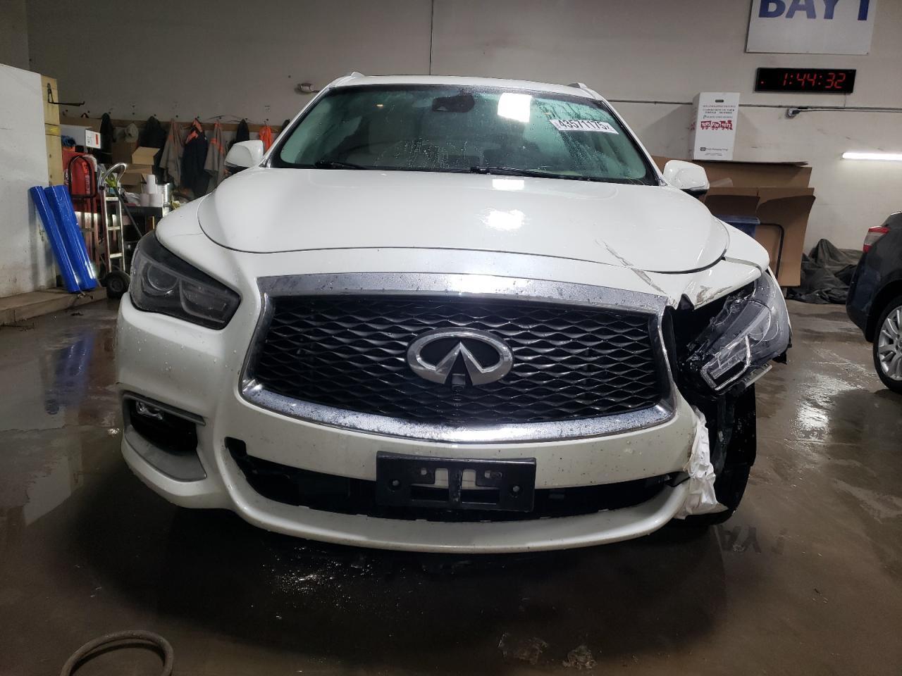 2016 INFINITI QX60 - Фото 5