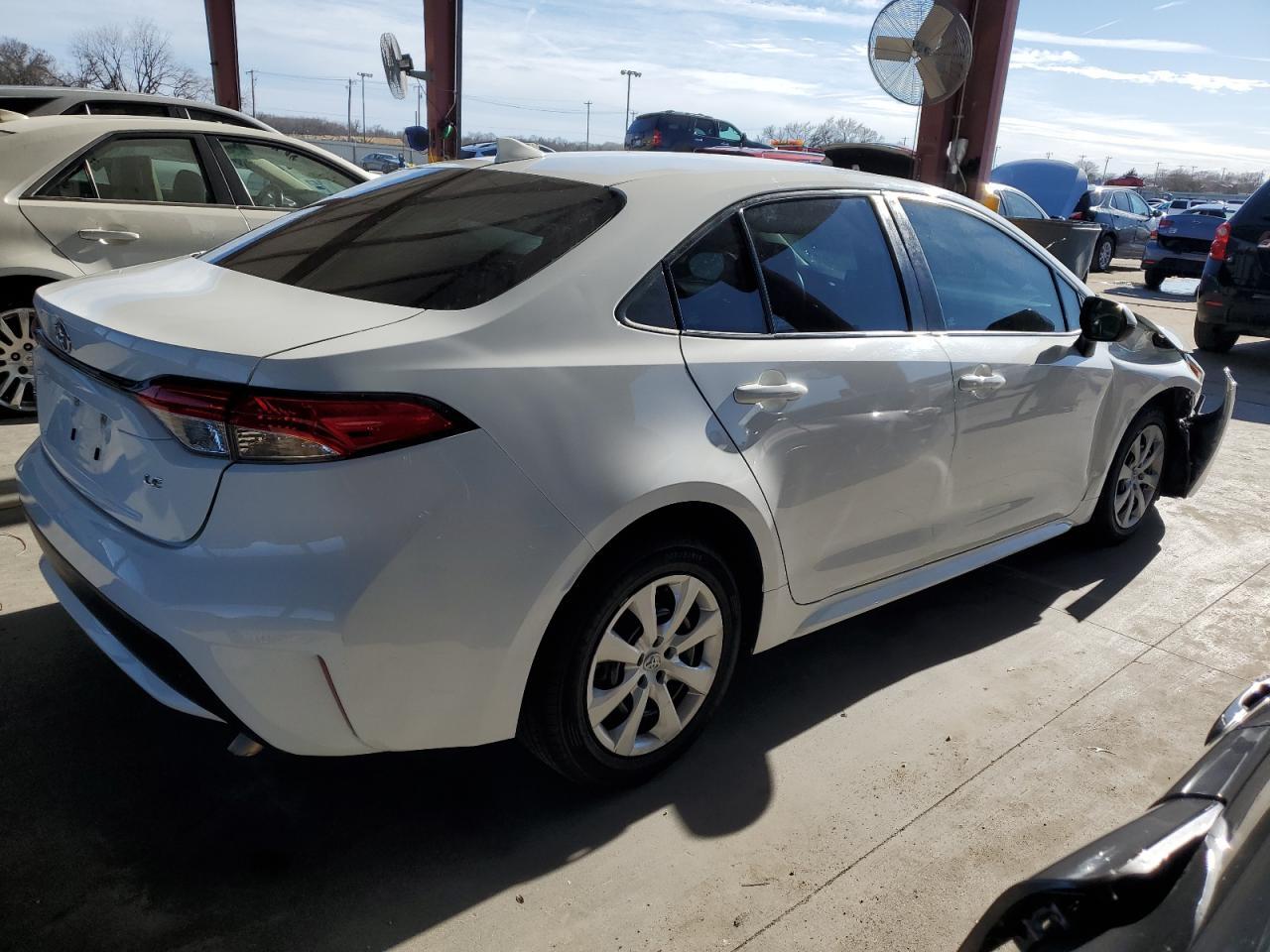 2021 TOYOTA COROLLA LE - Фото 3