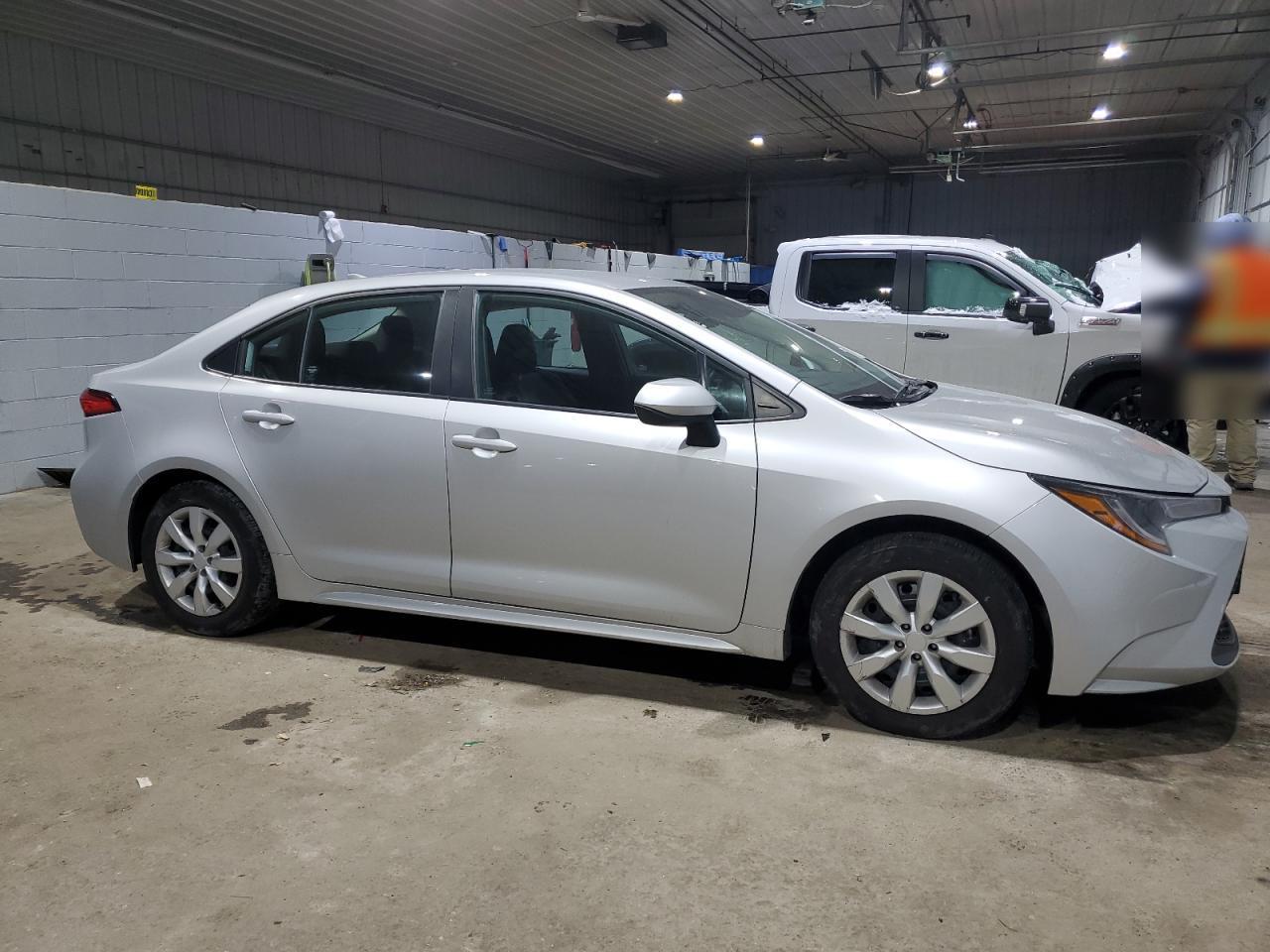 2022 TOYOTA COROLLA LE - Image 4