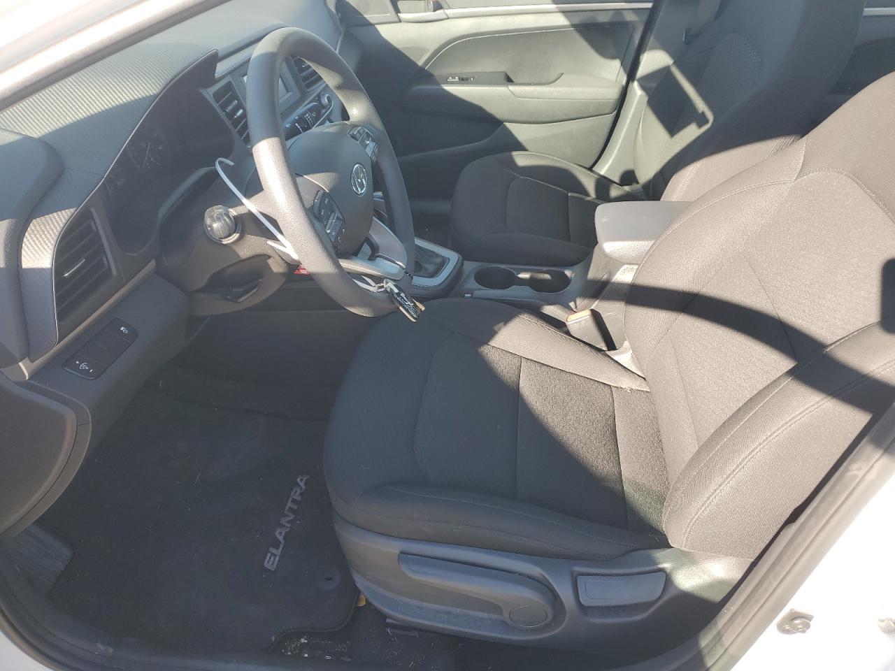 2019 HYUNDAI ELANTRA SE - Image 7