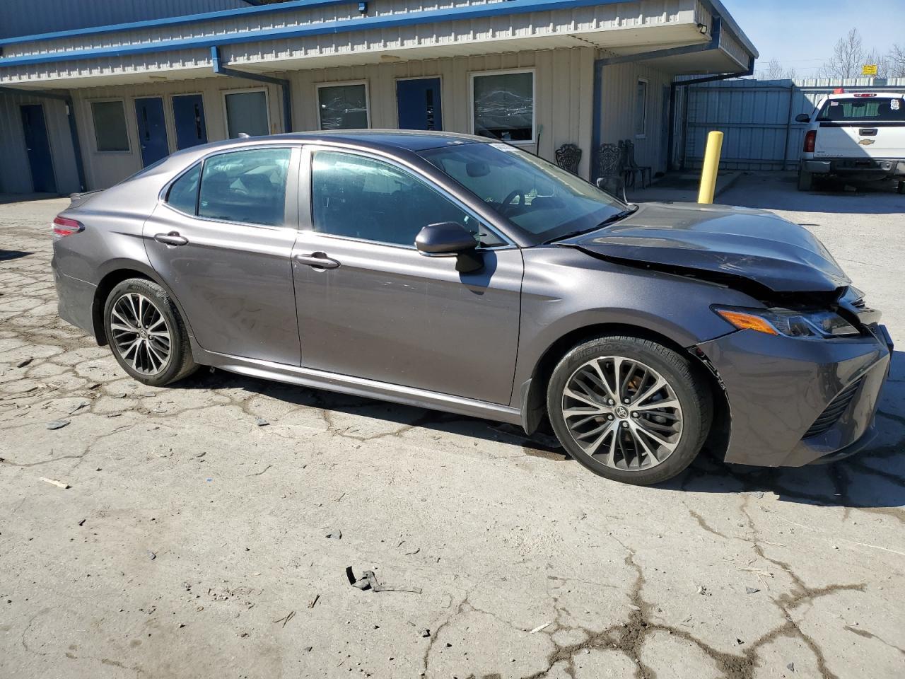 2020 TOYOTA CAMRY SE - Image 4