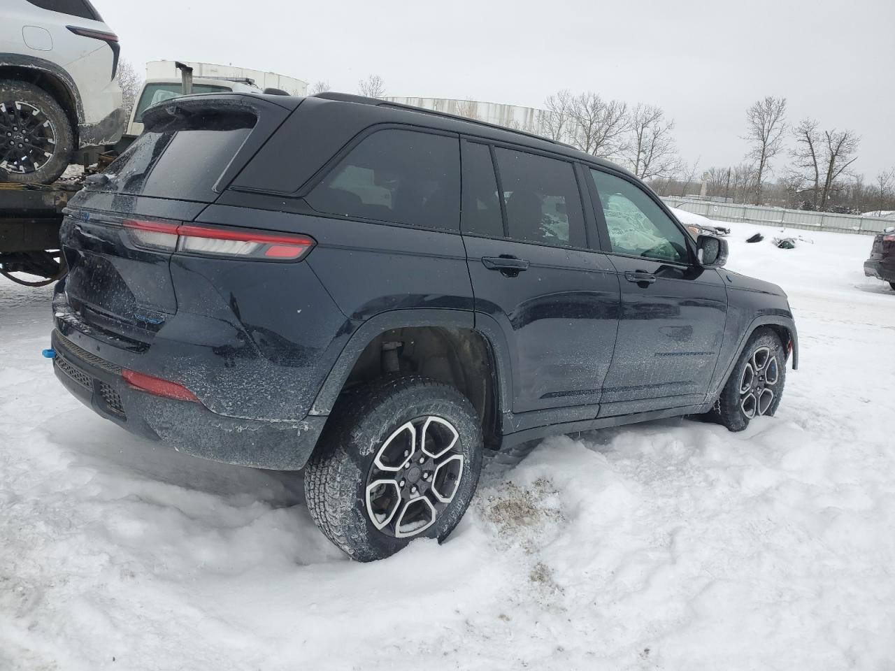 2024 JEEP GRAND CHER - Image 3