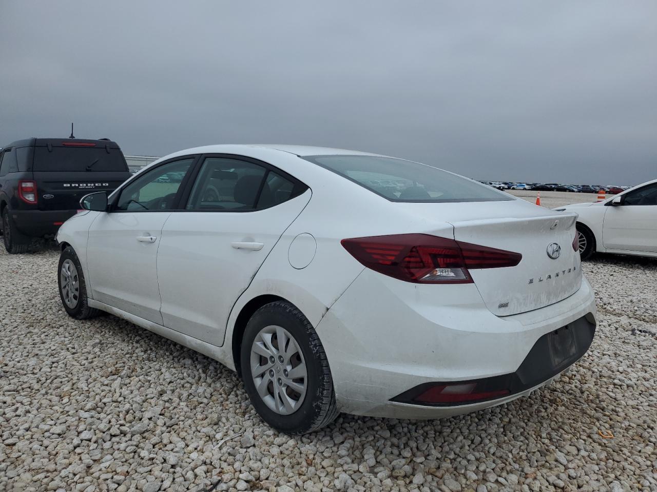 2019 HYUNDAI ELANTRA SE - Фото 2