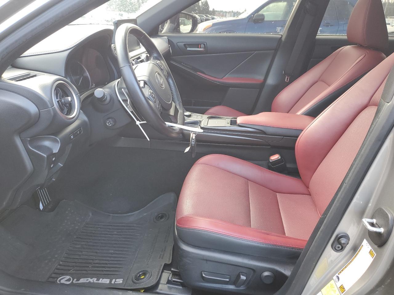 2022 LEXUS IS 300 - Фото 7