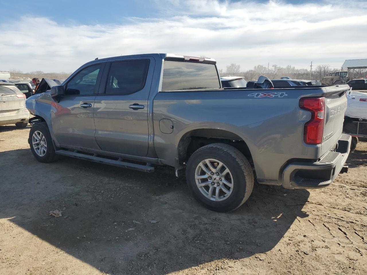 2021 CHEVROLET SILVERADO - Фото 2