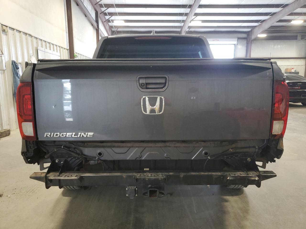 2017 HONDA RIDGELINE - Image 6