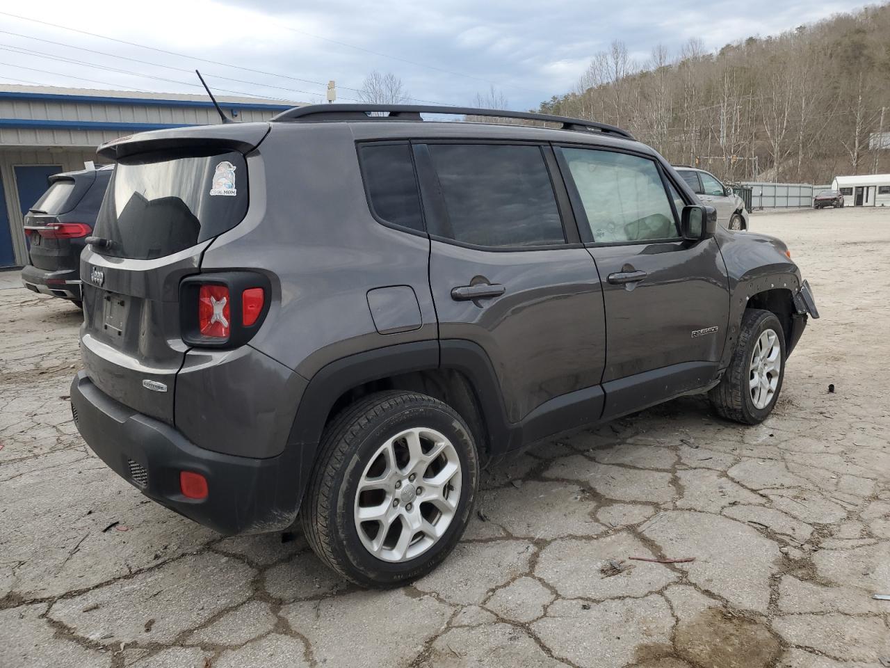 2017 JEEP RENEGADE L - Image 3