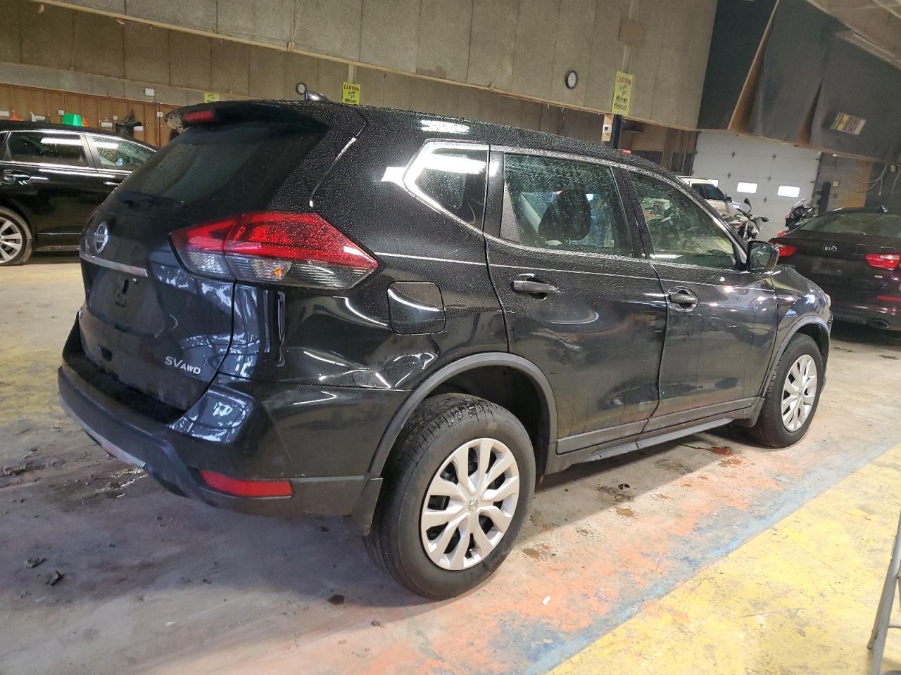 2018 NISSAN ROGUE S - Фото 3