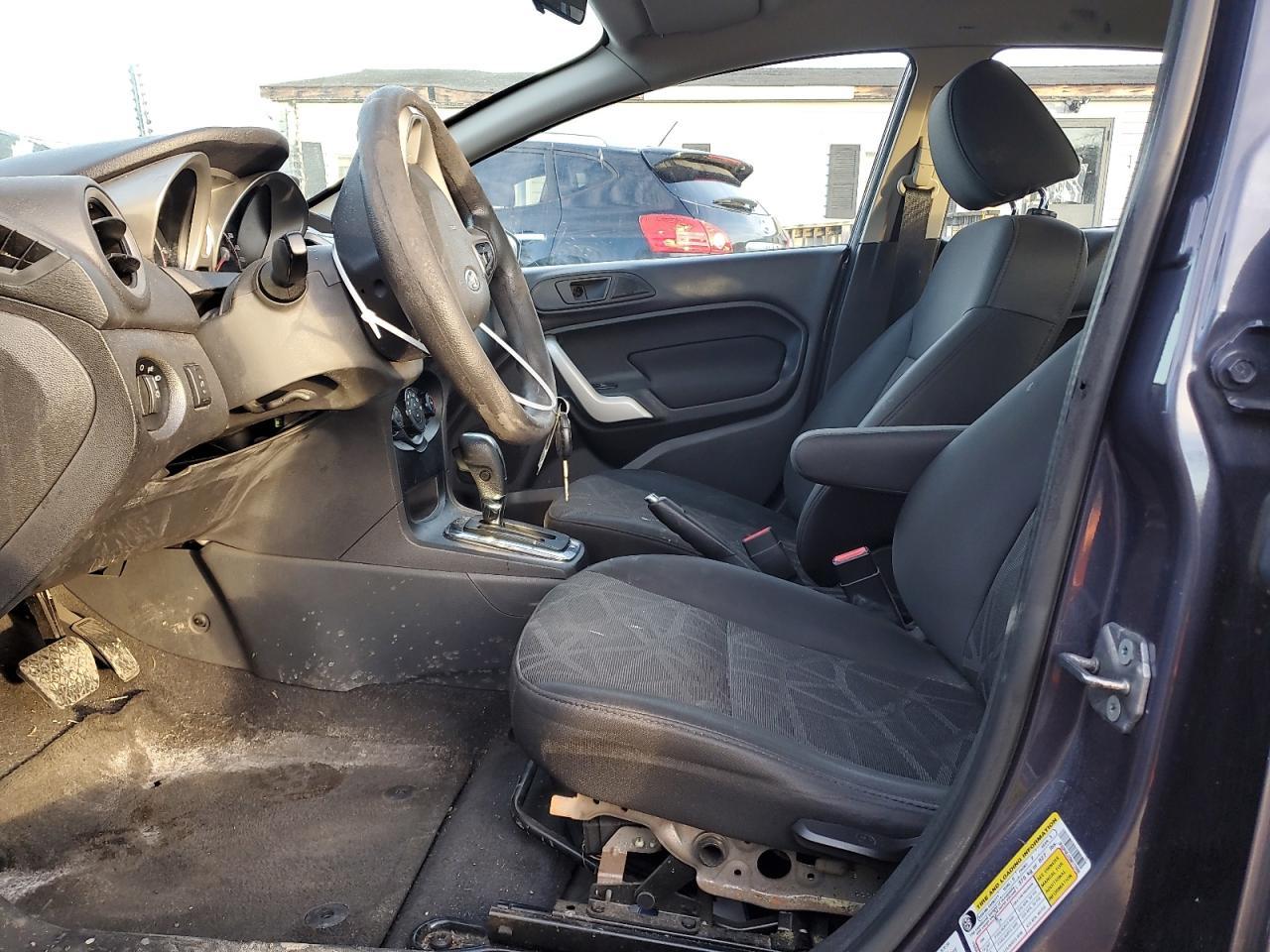 2013 FORD FIESTA SE - Фото 7