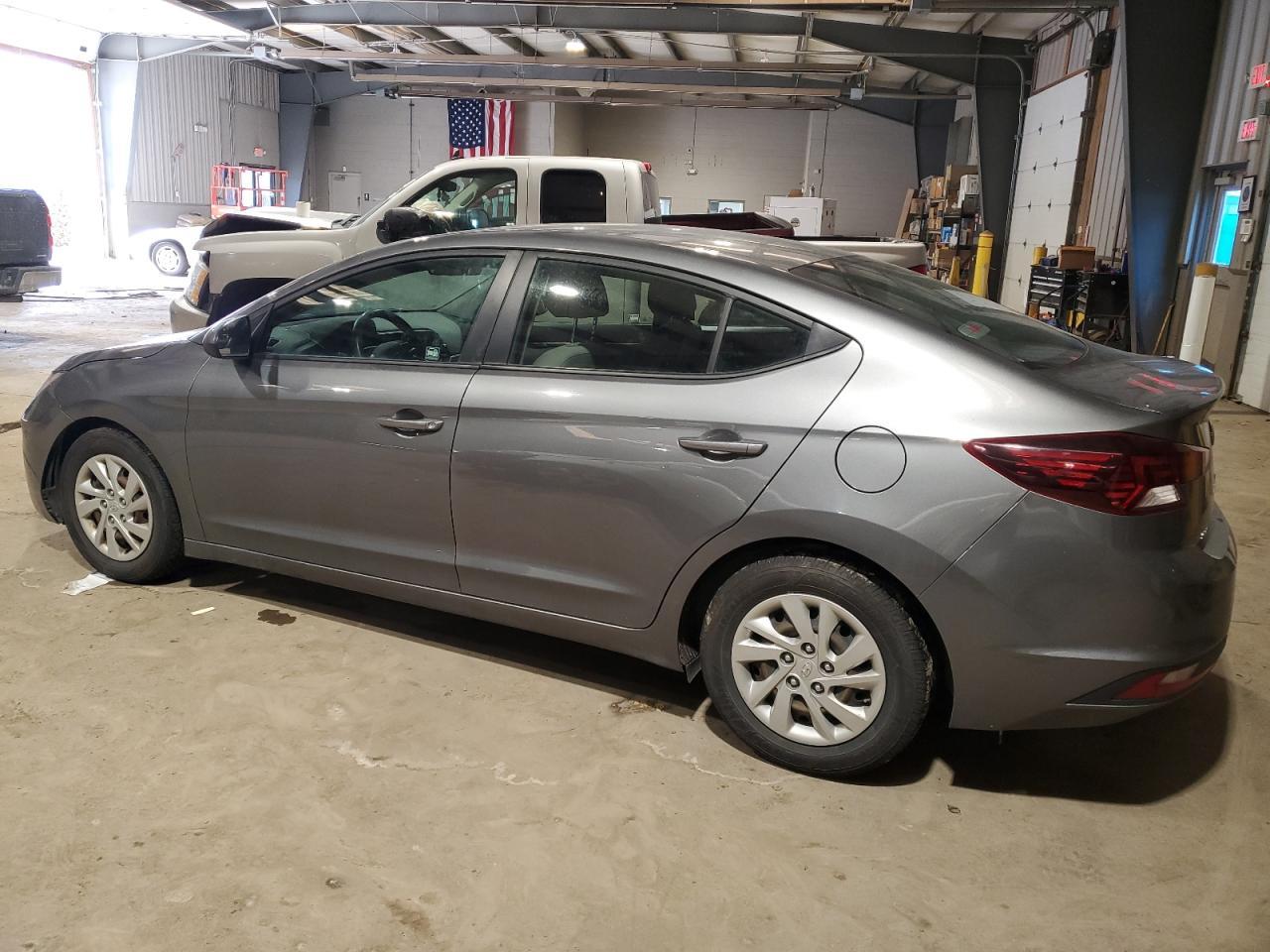 2019 HYUNDAI ELANTRA SE - Фото 2