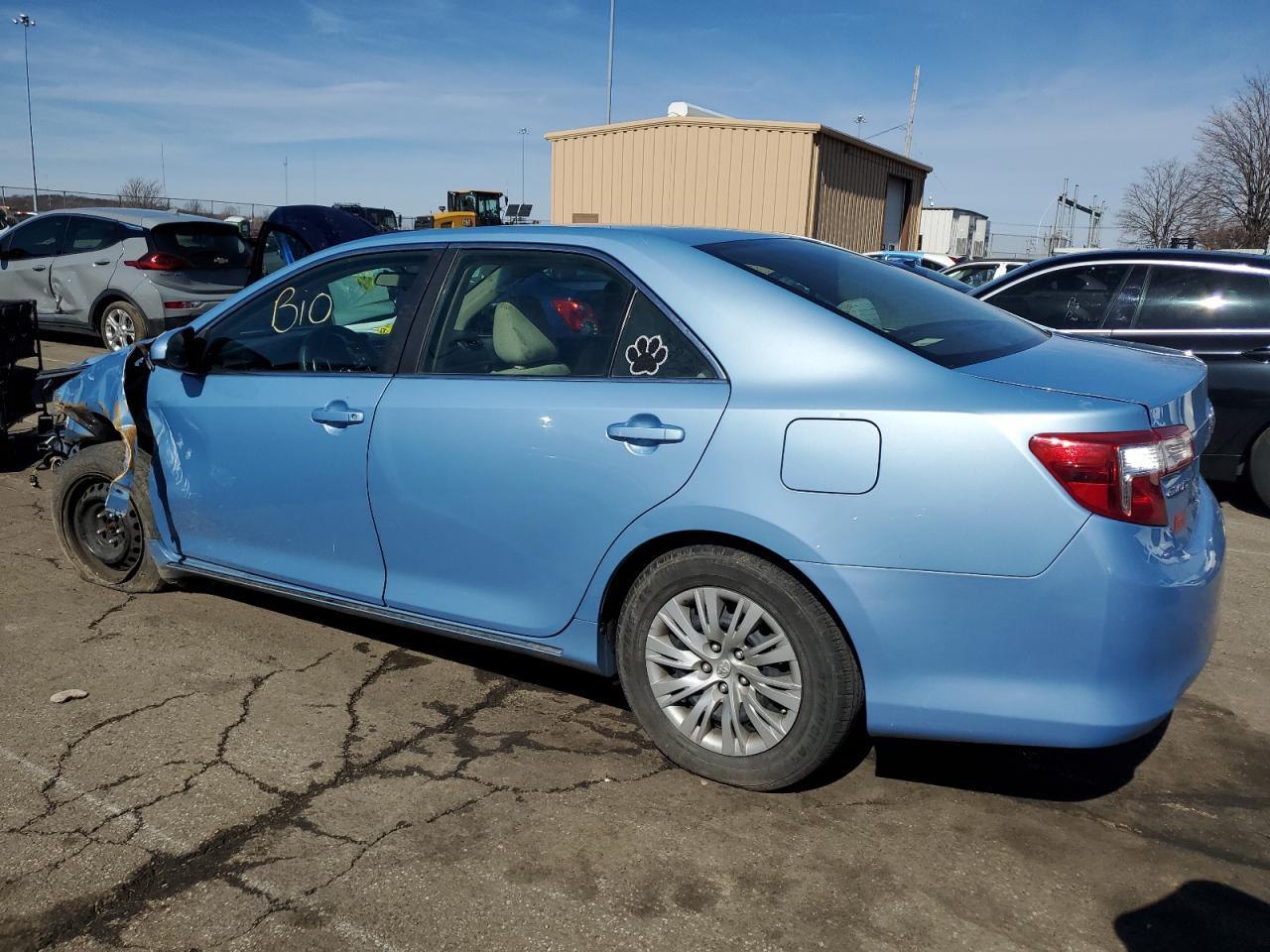 2012 TOYOTA CAMRY BASE - Фото 2