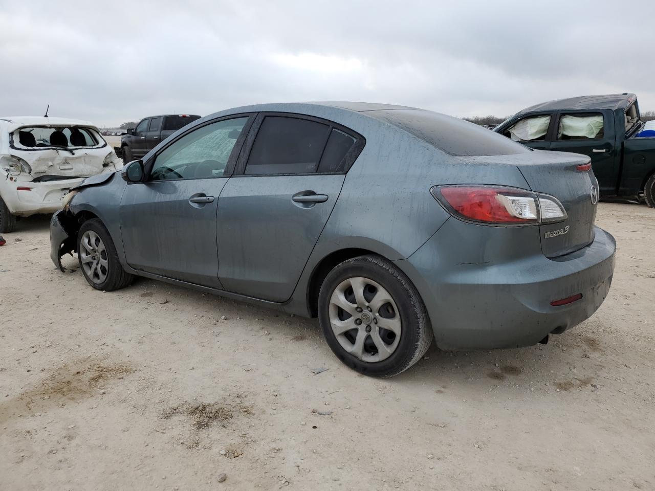 2013 MAZDA 3 I - Фото 2