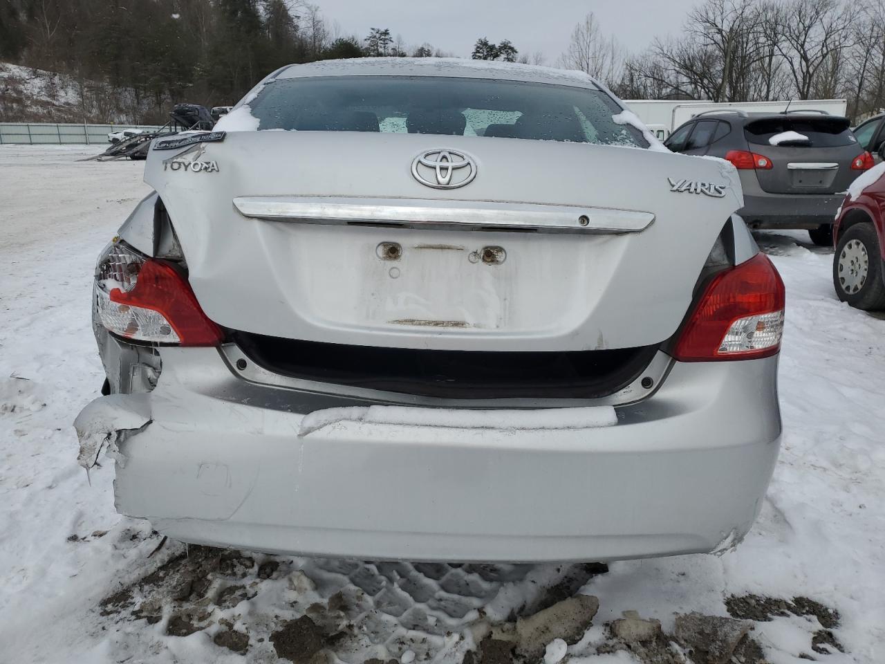 2011 TOYOTA YARIS - Фото 6