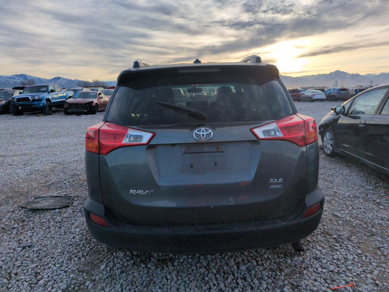 2015 TOYOTA RAV4 XLE - Фото 6