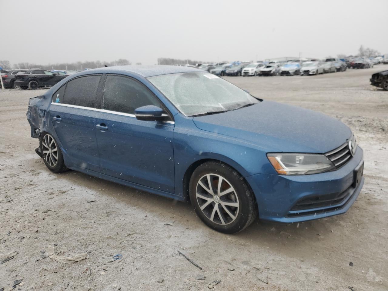 2017 VOLKSWAGEN JETTA SE - Фото 4