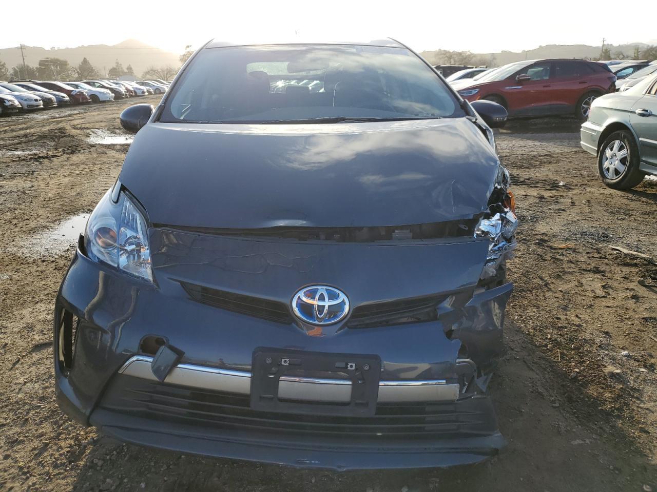 2015 TOYOTA PRIUS PLUG - Image 5