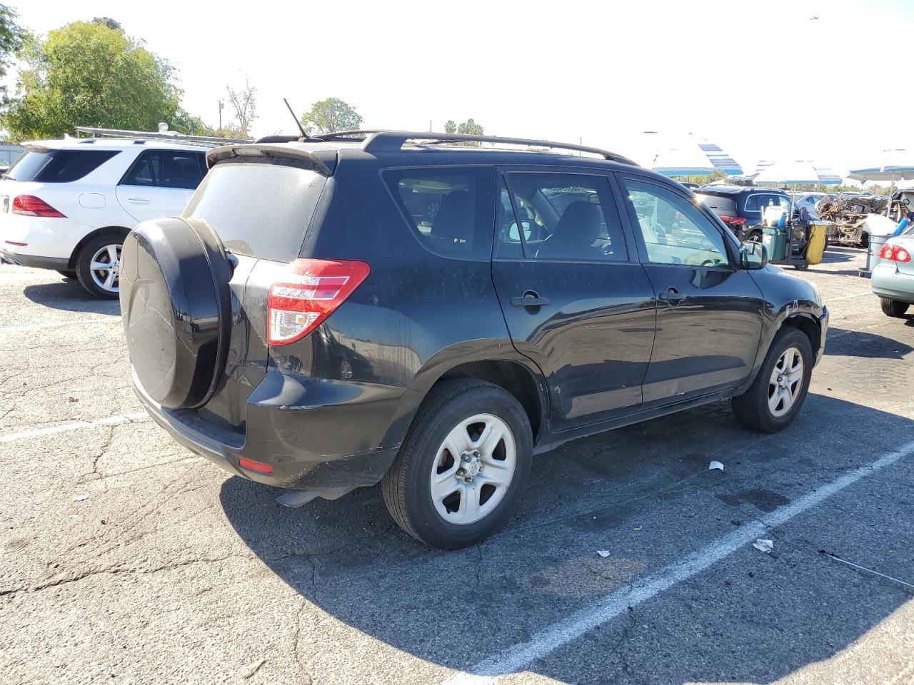 2011 TOYOTA RAV4 - Image 3