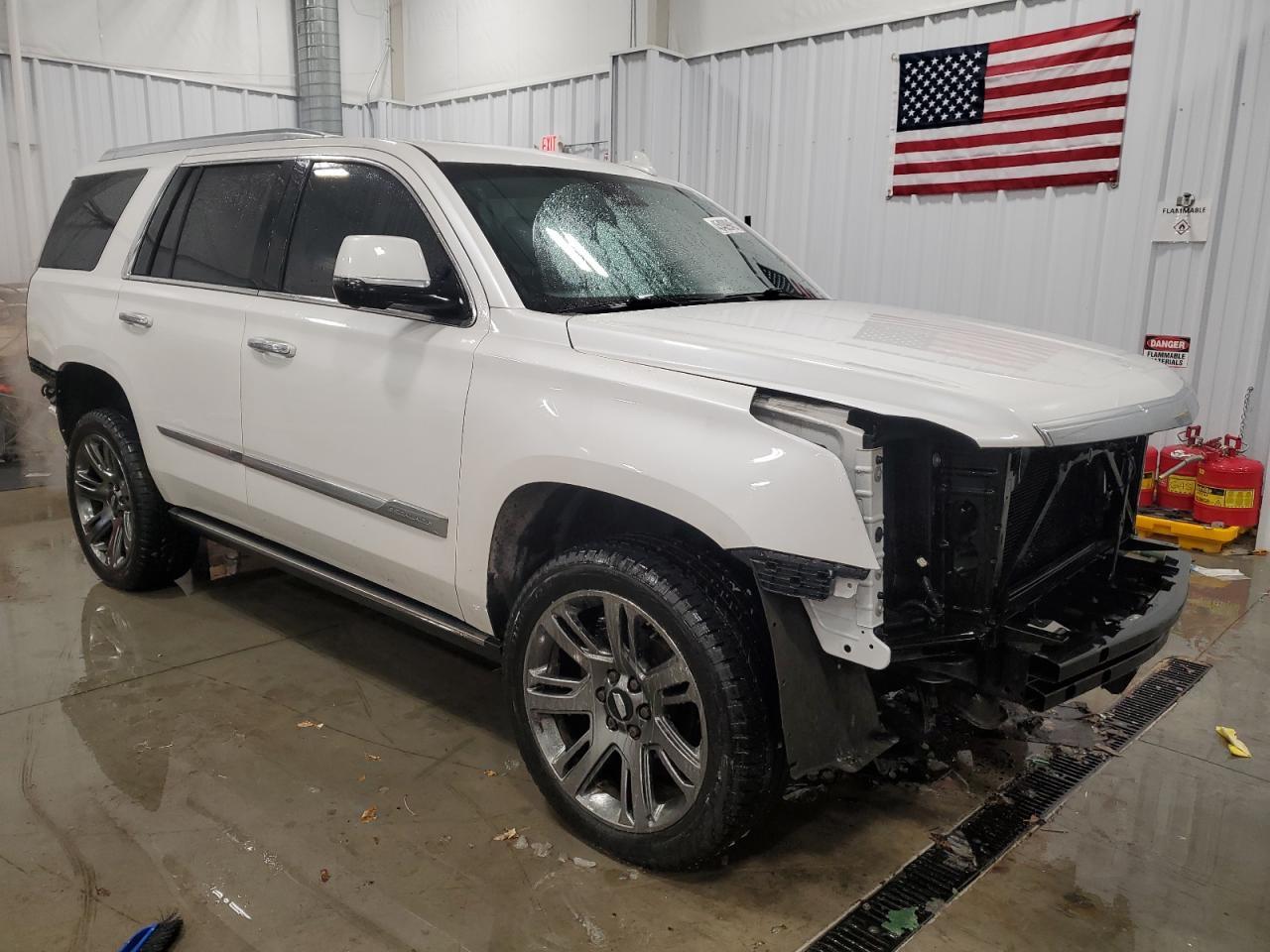 2016 CADILLAC ESCALADE P - Фото 4