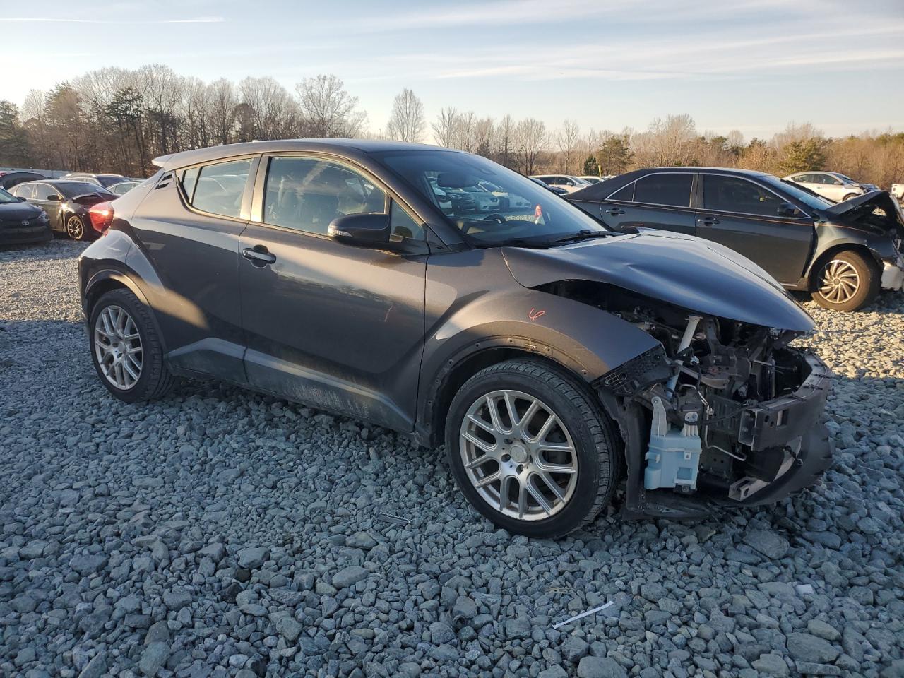 2018 TOYOTA C-HR XLE - Image 4