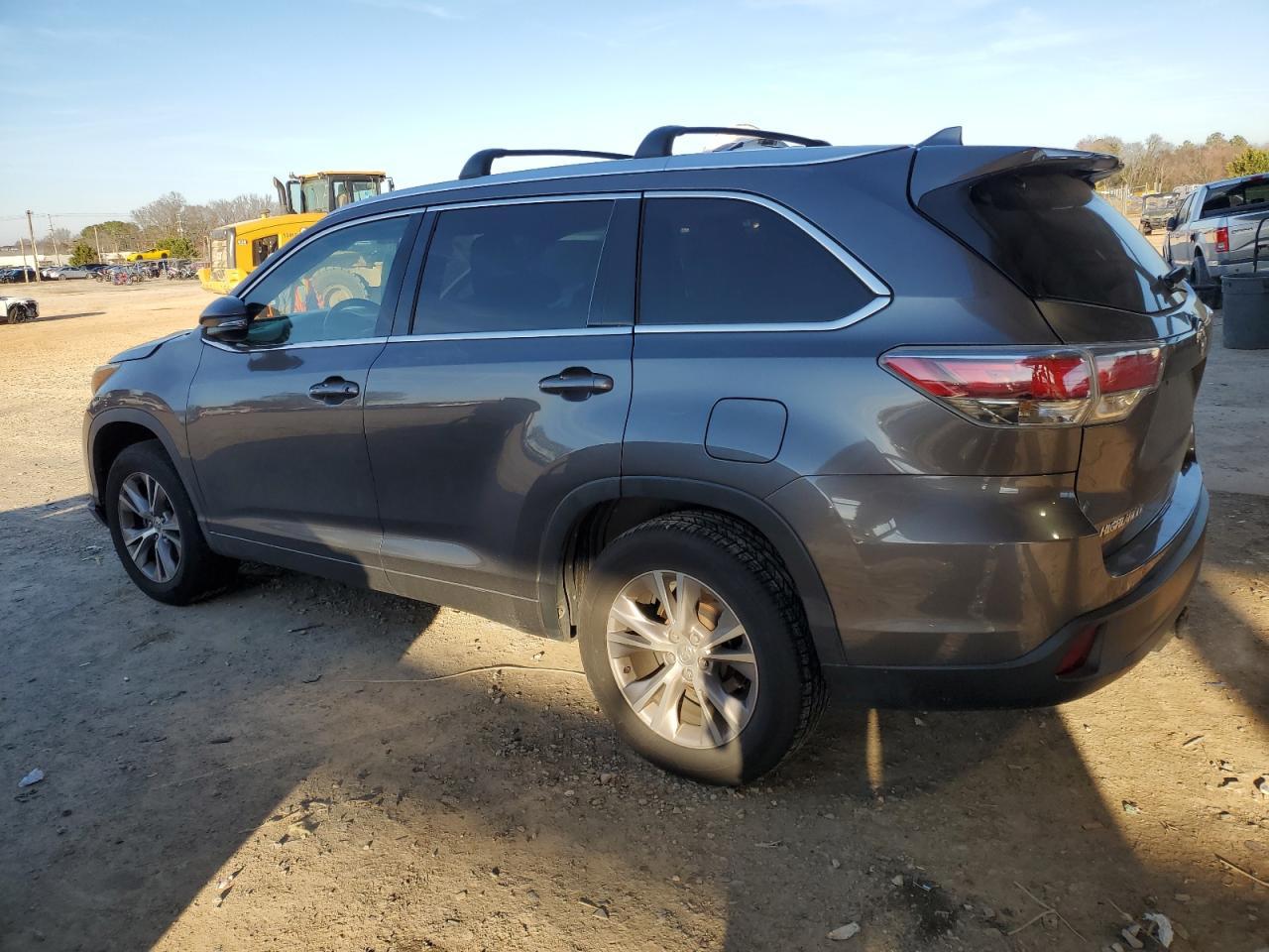 2015 TOYOTA HIGHLANDER - Image 2